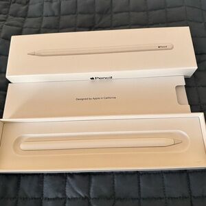 Apple Pencil - Sleek White Design